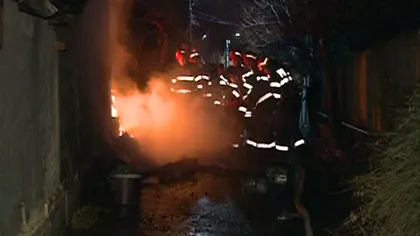 Două case au fost mistuite de incendiu, în Capitală VIDEO