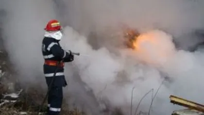 Incendiu puternic în Sălaj: Zeci de păsări şi animale au ars de vii într-o gospodărie