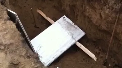 Un muncitor, în stare gravă,, după ce a fost îngropat sub un mal de pământ