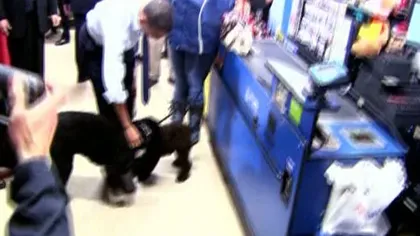 Barack Obama cu câinele la cumpărături de Crăciun