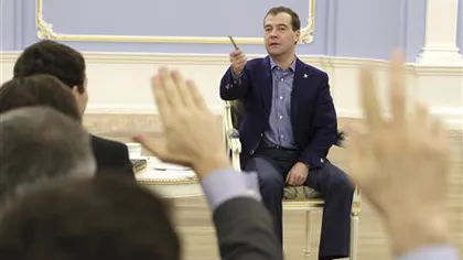 Medvedev şochează cu o postare obscenă pe Twitter. Atenţie, limbaj licenţios!
