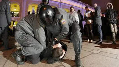 100 de protestatari reţinuţi la manifestaţiile din Sankt-Petersburg