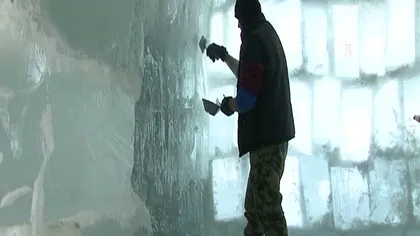 Se ridică hotelul de gheaţă de la Bâlea Lac VIDEO