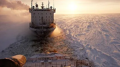 Un spărgător de gheaţă nuclear în Siberia, cuprins de făcări: Doi morţi şi un rănit