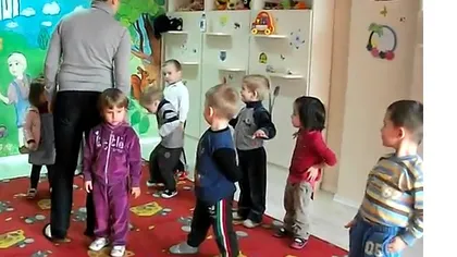 VIDEO Copil bătut la grădiniţă de educatoare în timpul orelor de dans