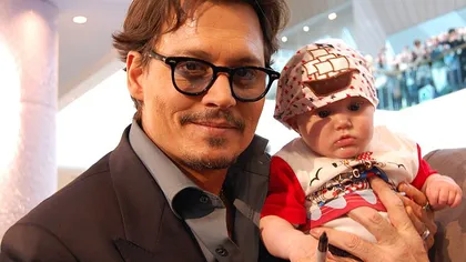 Un bebeluş de numai un an a întâlnit 130 de vedete de la Hollywood FOTO