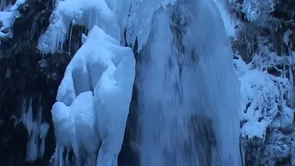 Cascadele îngheţate au atras turiştii pe Valea Prahovei VIDEO