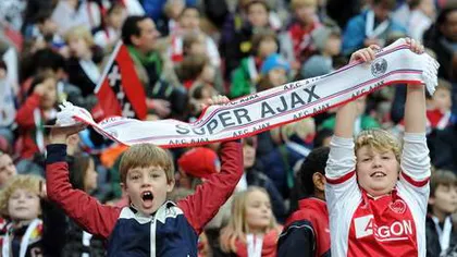 Invazia minorilor. 20.000 de copii pe stadion, la meciul lui Ajax VIDEO