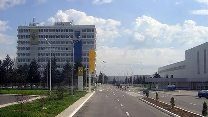 Cadou pentru Dacia de la Guvern: Lărgirea unui drum naţional, mai scumpă decât o autostradă nouă