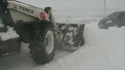 Bilanţ MAI: Patru oameni au murit. Peste 200 de persoane sunt blocate din cauza zăpezii VIDEO