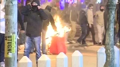 Violenţe extreme în Bucureşti: Foc, bătăi şi sânge în centrul Capitalei VIDEO