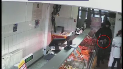 Jaf la un magazin din Bacău. Infractorul a scăpat de poliţie VIDEO