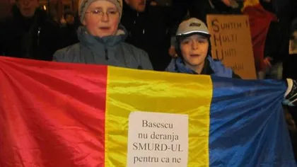 Manifestanţii de la Sibiu scandează numele Regelui Mihai