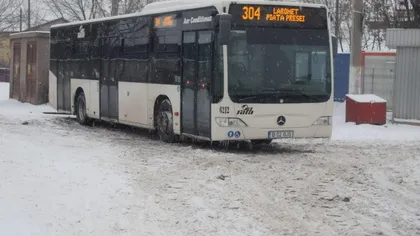 Autobuzele de pe şase linii din Capitală circulă pe trasee scurtate din cauza carosabilului