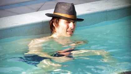 Apa dintr-o piscină în care a înotat Tom Cruise, scoasă la vânzare