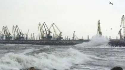 Patru porturi au fost închise din cauza vântului puternic