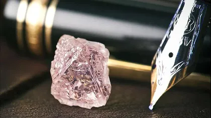 Un diamant roz de 12 carate, descoperit într-o mină din Australia