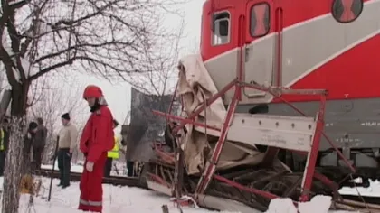 O mașină a fost spulberată de un tren lângă Oradea