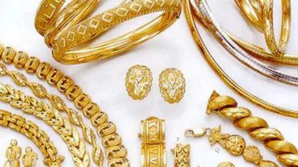 Două craiovence au furat aur în valoare de 54 milioane de lei vechi