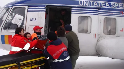 După 28 de ore de aşteptare, o gravidă din Buzău a fost preluată de un elicopter VIDEO