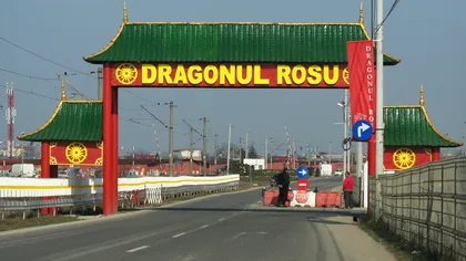 Percheziţii în Dragonul Roşu: Poliţiştii au confiscat marfă în valoare de 150.000 de euro