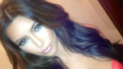 Kim Kardashian a vrut să-şi arate părul, pe fani i-au interesat sânii FOTO