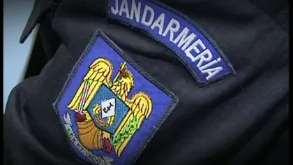 Jandarmul care a bătut o fetiţă de 11 ani este cercetat penal