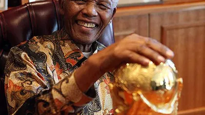 Nelson Mandela a fost supus unei intervenţii celioscopice şi se simte bine