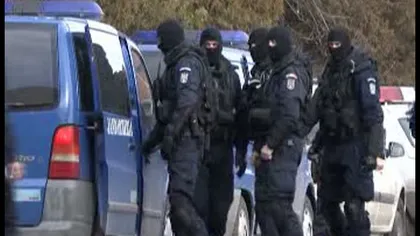 21 persoane din Strehaia, acuzate de evaziune fiscală, reţinute pentru 24 de ore