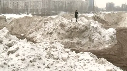 Depozitele de zăpadă din Bucureşti sunt deja neîncăpătoare VIDEO