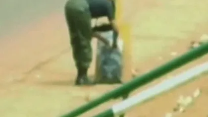 Un poliţist nigerian a murit după ce i-a explodat o bombă în faţă când a vrut să o dezamorseze VIDEO