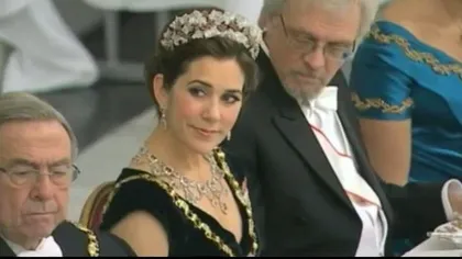Gafă la nivel regal: Soţul unui şef de stat s-a holbat în decolteul prinţesei Danemarcei VIDEO