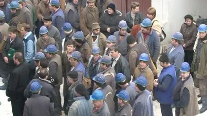 Proteste în Valea Jiului. Minerii au mărşăluit prin Petroşani, au blocat DN 66 pentru câteva minute