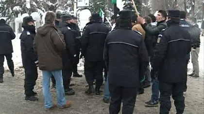 Proteste la ambasada Siriei din Bucureşti. Două persoane au fost reţinute VIDEO