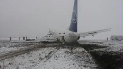 Cinci curse aeriene au fost anulate pe Aeroportul din Iaşi din cauza ninsorii