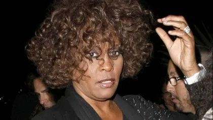 Whitney Houston: O viaţă zbuciumată şi o carieră distrusă de droguri