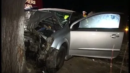 O tânără din Constanţa a murit după ce s-a izbit cu maşina de un copac VIDEO