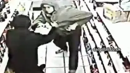 Un hoţ neinspirat a furat din magazinul unui maestru în arte marţiale VIDEO