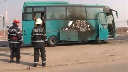 Un autobuz a luat foc în mers pe DN1 VIDEO