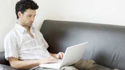 Adulter pe internet: Şapte semne că te înşală online