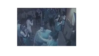 Petrecere cu pumni în cap şi femei bătute ca în luptele K1, în Ucraina VIDEO