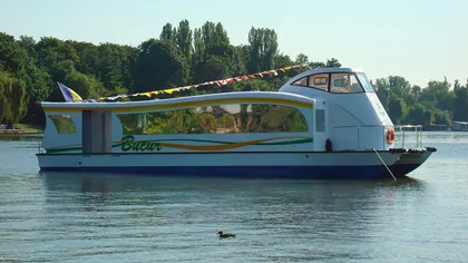 1 MAI: Bucureştenii se pot plimba gratuit cu vaporaşele pe lacul Herăstrău