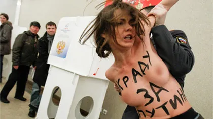 Protest topless, la secţia unde a votat Putin GALERIE FOTO, VIDEO