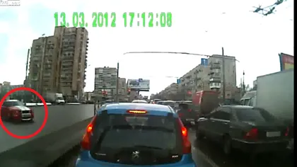 Accident la semafor în Rusia. Cum să nu faci drifting cu Mustangul VIDEO