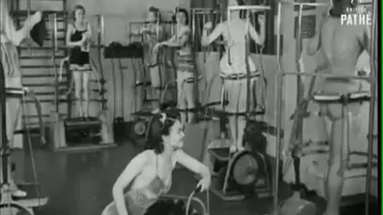 Cum făceau femeile fitness în anii '40 VIDEO