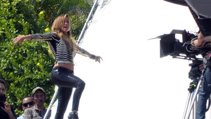 Jennifer Lopez, sexy la filmările pentru noul său videoclip 