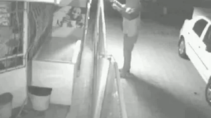 Doi bucureşteni au furat 6.000 de lei din automatele de cafea VIDEO