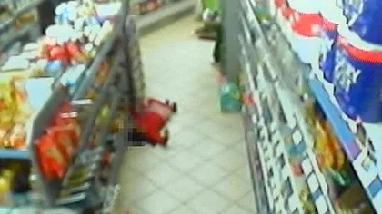 NENOROCITĂ pe viaţă! O fetiţă este împuşcată într-un magazin din Londra VIDEO