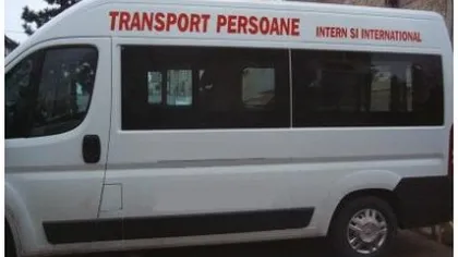 Incident în Vâlcea: Şoferul unui microbuz a leşinat la volan VIDEO