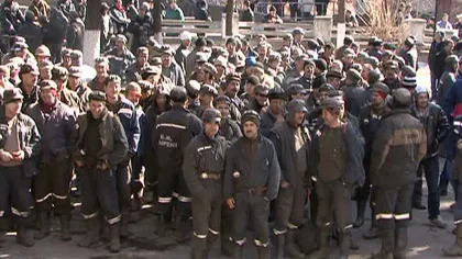 Peste 5.000 de mineri mărşăluiesc şi scandează lozinci împotriva Guvernului VIDEO